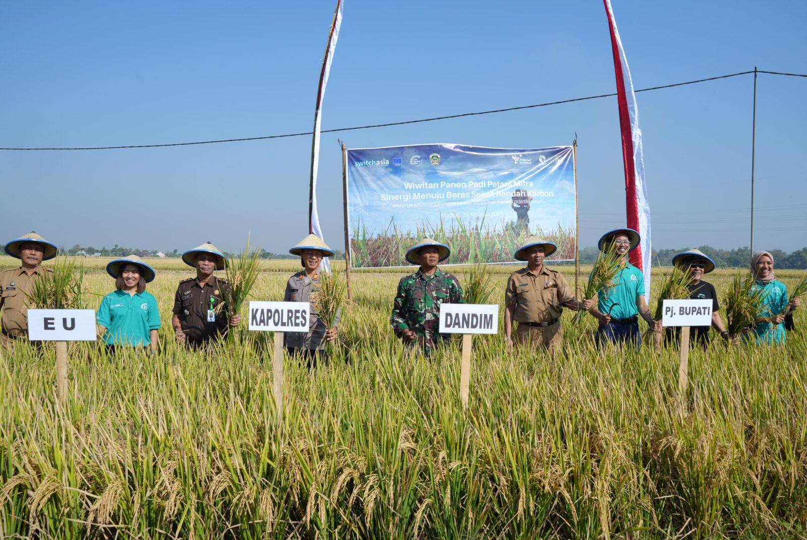 Collaborating for Low-Carbon Rice Harvest in Madiun, Indonesia